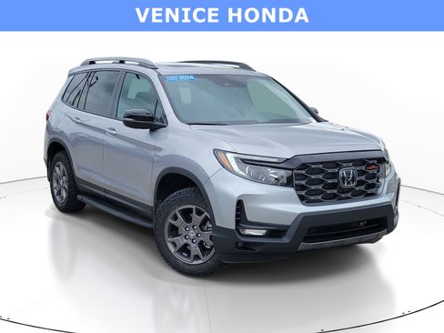 Certified 2024 Honda Passport TrailSport image 1