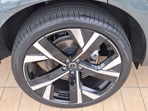 Certified 2026 Volvo XC60 T8 Ultra image 7