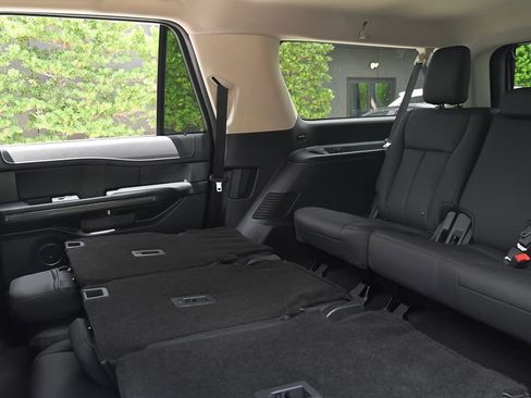 Used 2024 Ford Expedition Max XLT AWD/4WD image 16