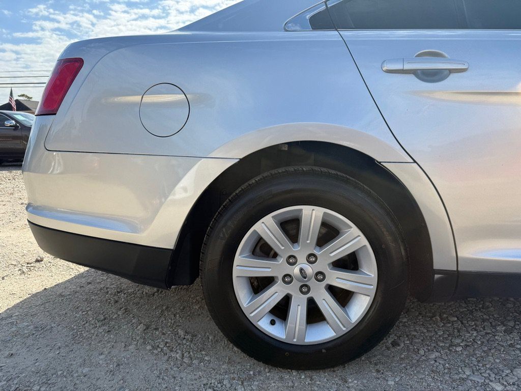 Used 2012 Ford Taurus SE FWD image 31