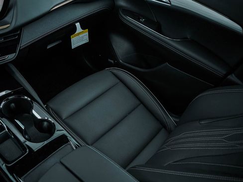 New 2025 Buick Envision Avenir image 26