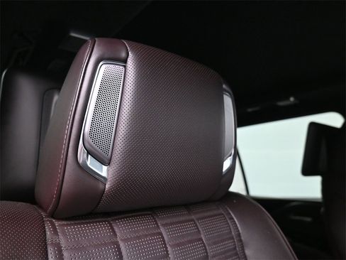 Used 2023 Cadillac Escalade ESV Sport Platinum w/ LPO, ONYX Package image 19