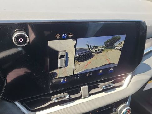 New 2026 Chevrolet Equinox LT w/ Safety and Technology Package FWD image 26