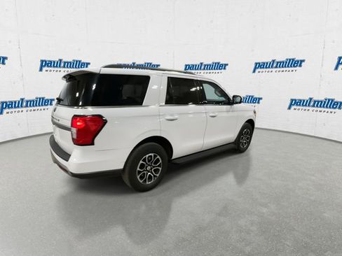 Used 2024 Ford Expedition XLT image 11