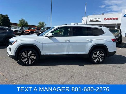 Used 2025 Volkswagen Atlas SEL AWD/4WD image 2