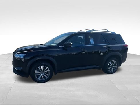 Used 2023 Nissan Pathfinder SL w/ Lighting Package (N92) AWD/4WD image 5