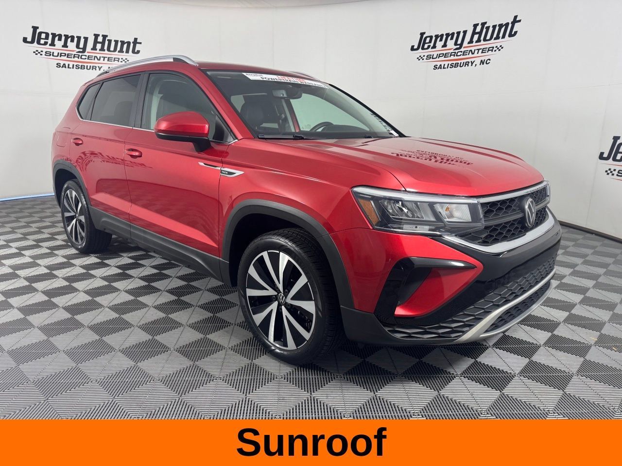 Used 2023 Volkswagen Taos SE w/ Panoramic Sunroof Package FWD image 6