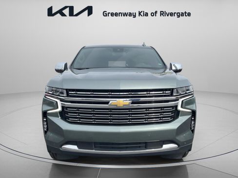 Used 2023 Chevrolet Suburban Premier image 2