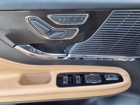 Used 2022 Lincoln Corsair Reserve AWD/4WD image 23