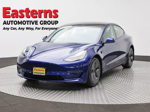 Used 2023 Tesla Model 3 Standard Range RWD image 1