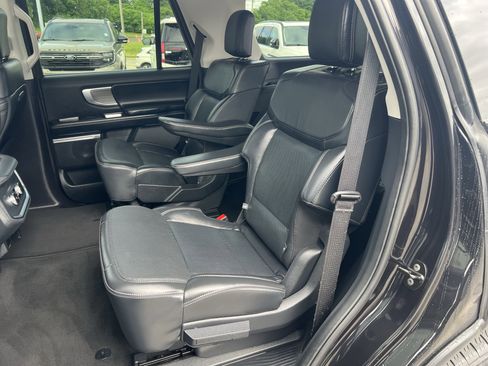 Used 2025 Ford Expedition Platinum AWD/4WD image 20