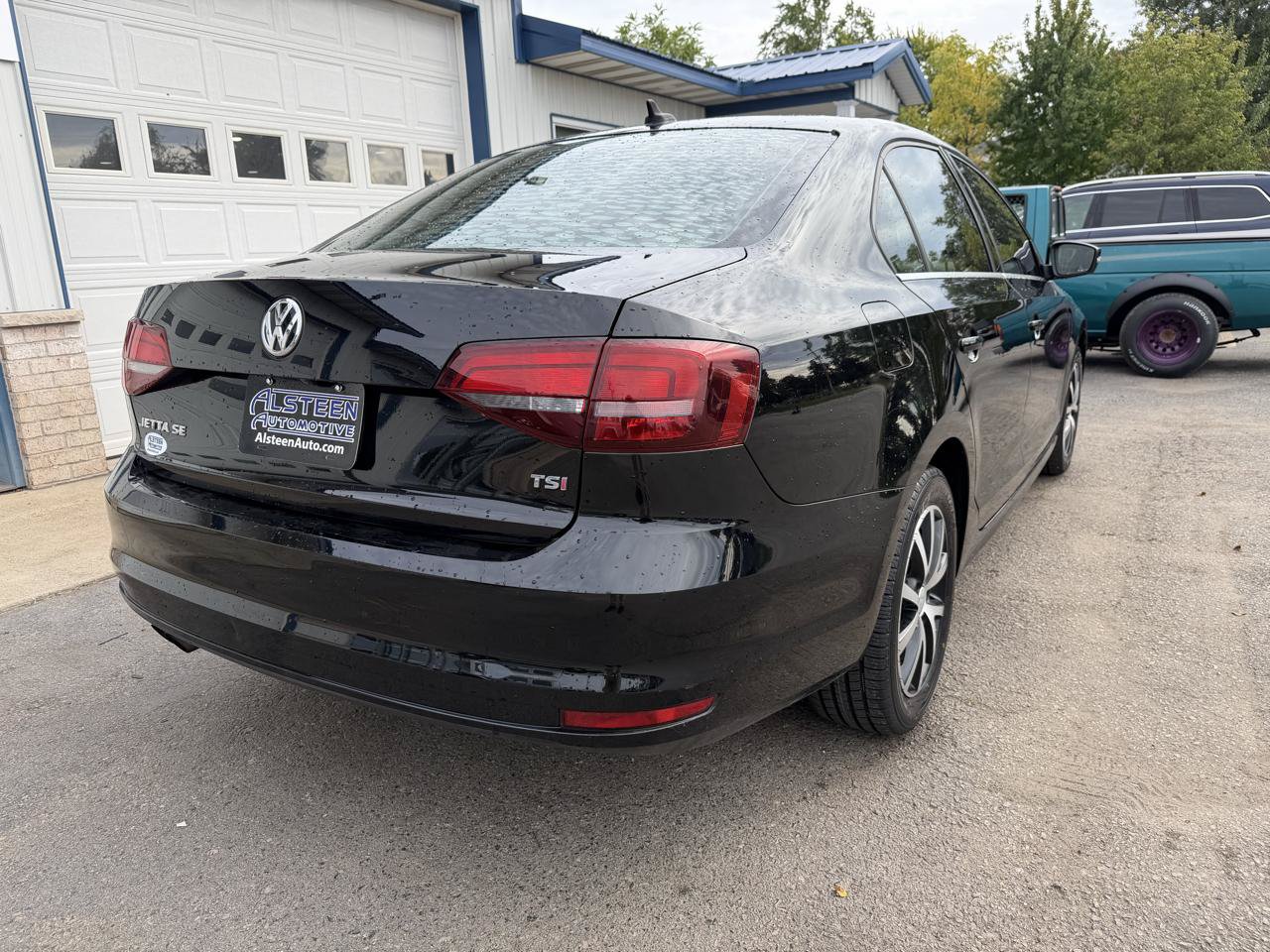 Used 2018 Volkswagen Jetta SE FWD image 3