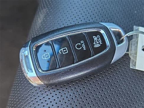 Used 2022 Hyundai Kona Limited image 34