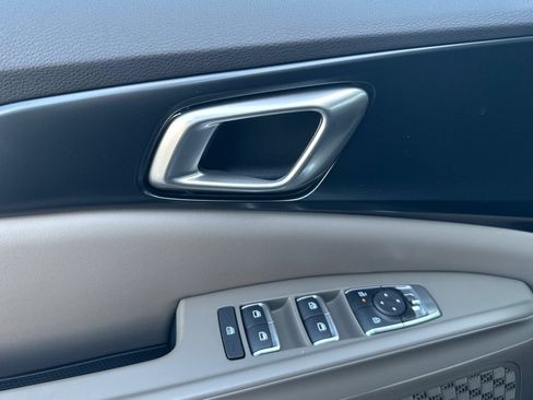 New 2026 Kia Carnival FWD image 11