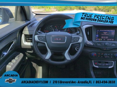 Used 2024 GMC Terrain SLE w/ Driver Convenience Package FWD image 14