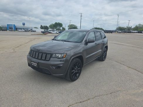 Used 2020 Jeep Grand Cherokee Altitude image 7