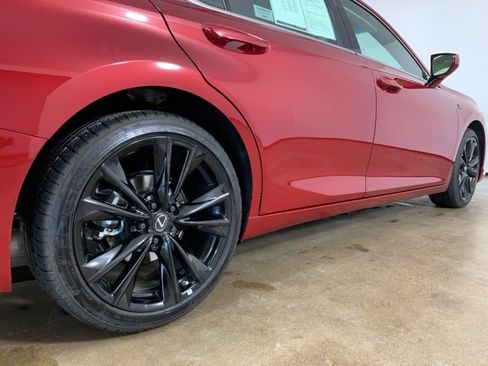 Used 2025 Lexus ES 300h F Sport w/ Accessory Package (Z2) image 9