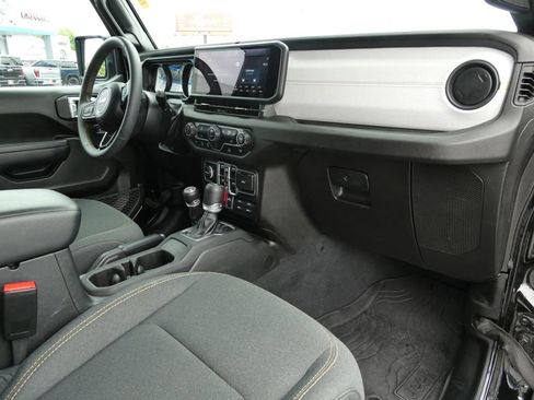 Used 2024 Jeep Wrangler Unlimited Sport AWD/4WD image 14