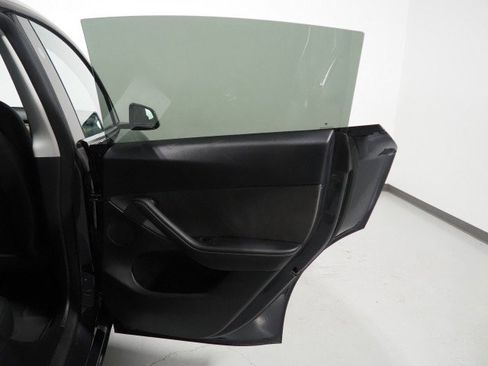 Used 2025 Tesla Model Y Long Range RWD image 60