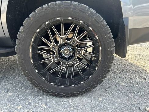 Used 2021 Chevrolet Tahoe RST w/ Luxury Package AWD/4WD image 15