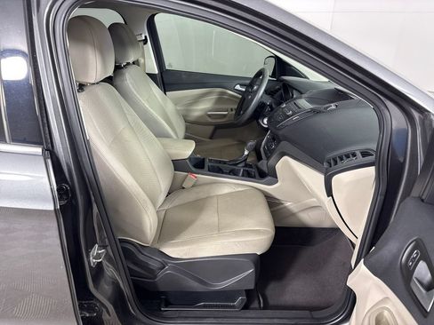 Used 2017 Ford Escape SE FWD image 6