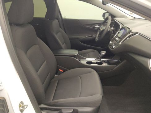 Used 2022 Chevrolet Malibu LT FWD image 21