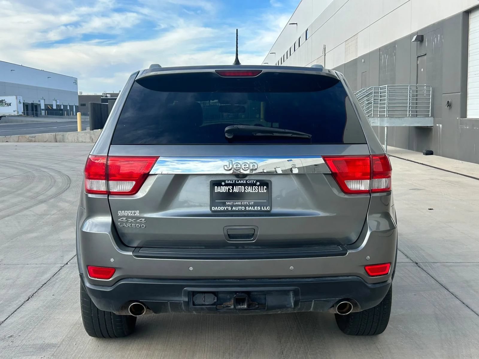 Used 2012 Jeep Grand Cherokee Laredo AWD/4WD image 4