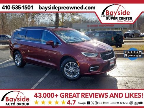 Used 2022 Chrysler Pacifica Touring-L image 1