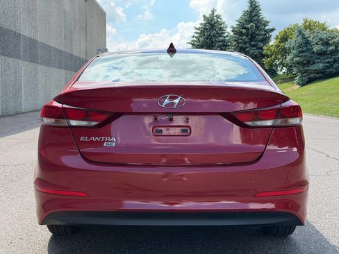 Used 2017 Hyundai Elantra SE FWD image 5