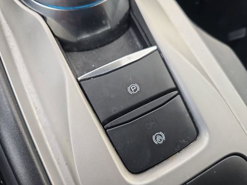 Used 2022 Ford Explorer XLT image 28