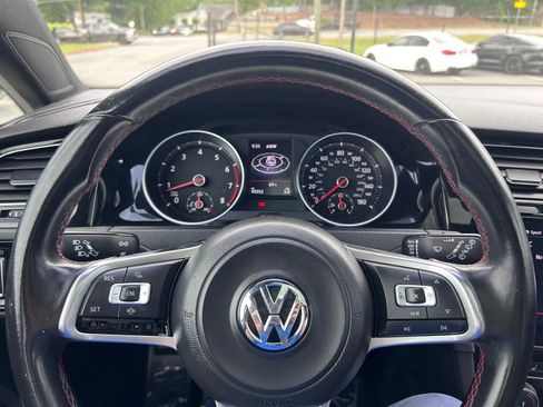 Used 2019 Volkswagen Golf 4-Door FWD image 21
