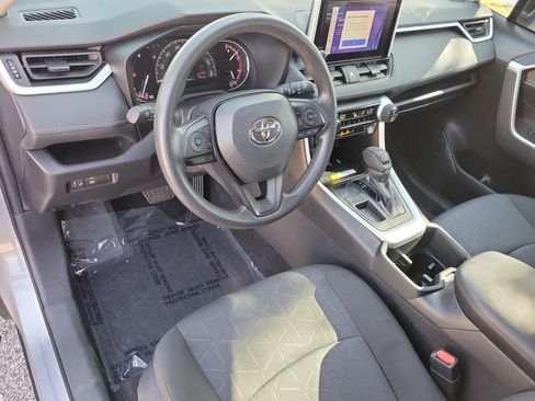 Used 2024 Toyota RAV4 XLE FWD image 12