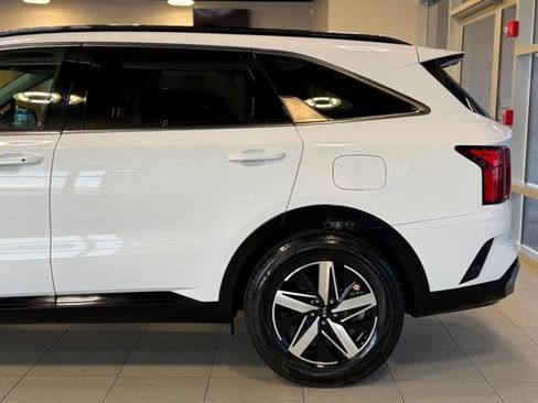 Used 2021 Kia Sorento S w/ Panoramic Sunroof Package FWD image 9