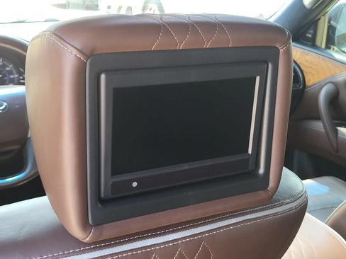 Used 2015 INFINITI QX80 4WD w/ Limited Package image 16