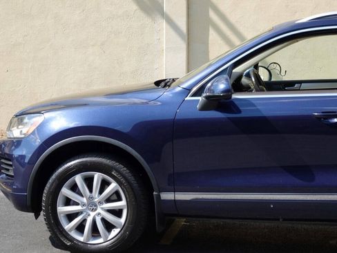 Used 2012 Volkswagen Touareg Sport AWD/4WD image 91