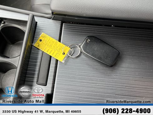 Used 2021 Toyota Sienna XSE AWD/4WD image 29