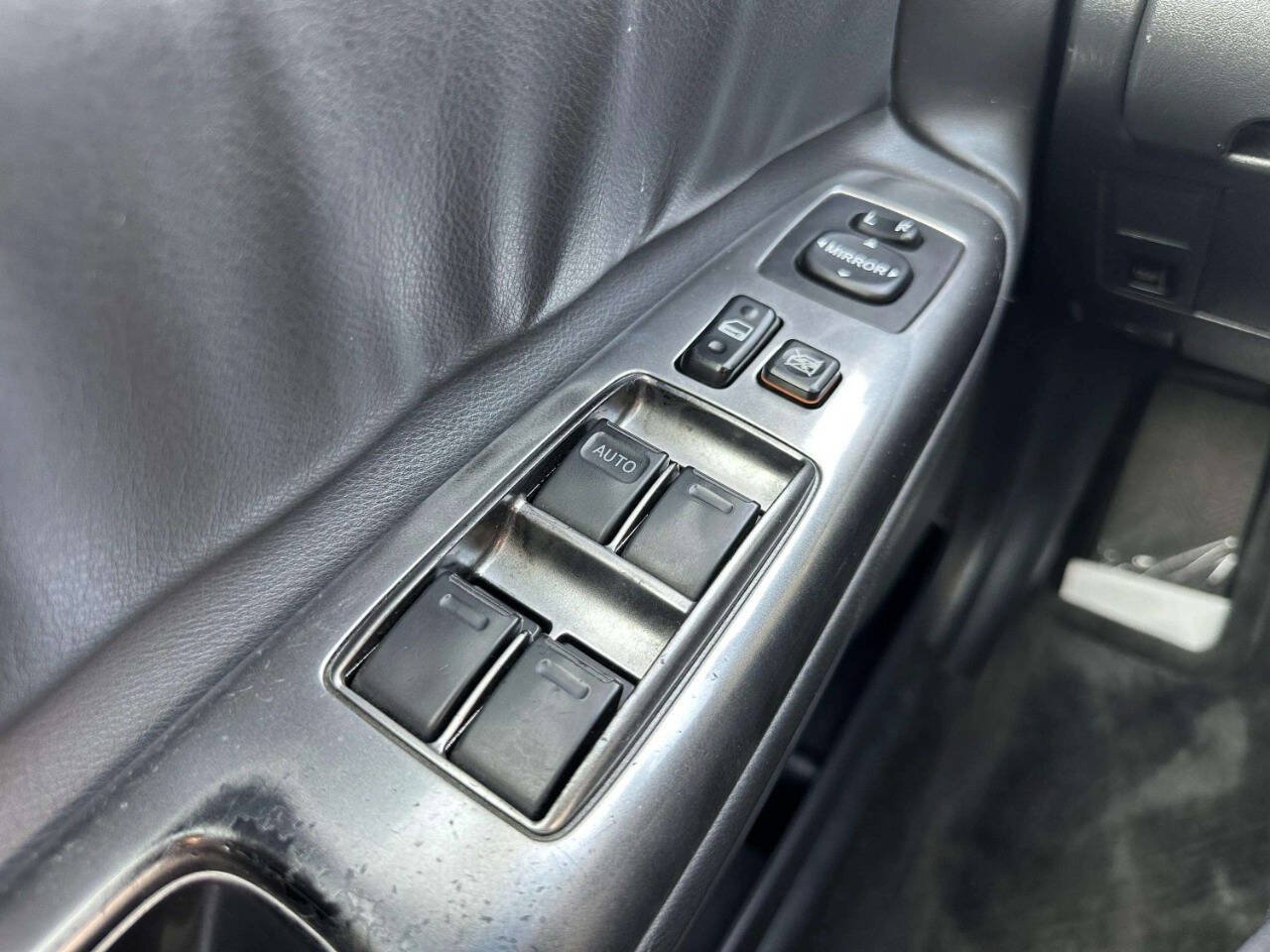 Used 2002 Toyota Camry SE FWD image 25