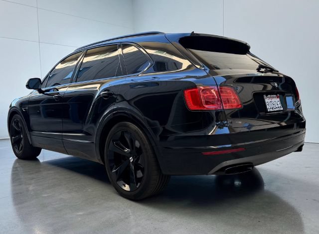 Used 2017 Bentley Bentayga AWD/4WD image 4