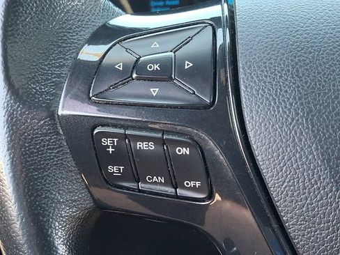 Used 2018 Ford Explorer XLT w/ Equipment Group 202A AWD/4WD image 23