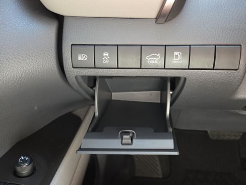 Certified 2022 Toyota Camry SE w/ Audio Upgrade Package FWD image 18
