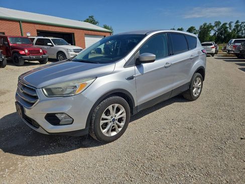 Used 2017 Ford Escape SE AWD/4WD image 4