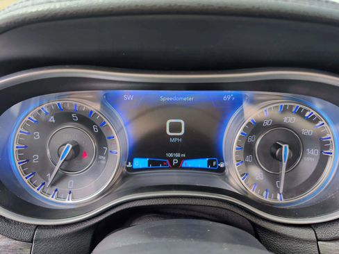 Used 2021 Chrysler 300 Touring w/ Driver Convenience Group image 16