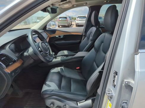 Used 2022 Volvo XC90 T6 Momentum w/ Advanced Package image 17