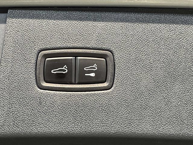 Certified 2022 Porsche Cayenne AWD/4WD image 21