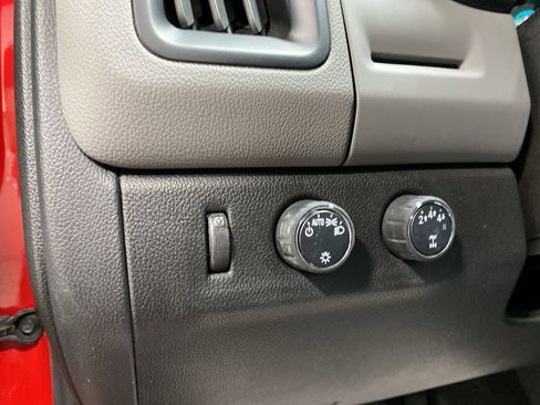 Used 2019 Chevrolet Colorado W/T w/ WT Convenience Package AWD/4WD image 18