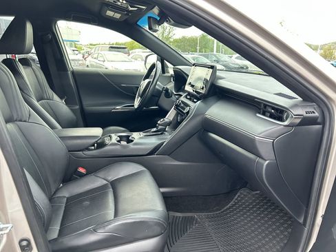 Used 2021 Toyota Venza XLE w/ Softex Package AWD/4WD image 14