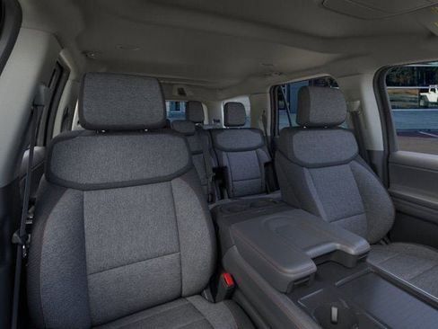 New 2025 Ford Expedition Active image 10