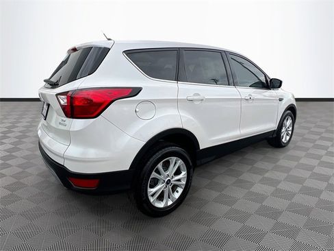 Used 2019 Ford Escape SE image 7