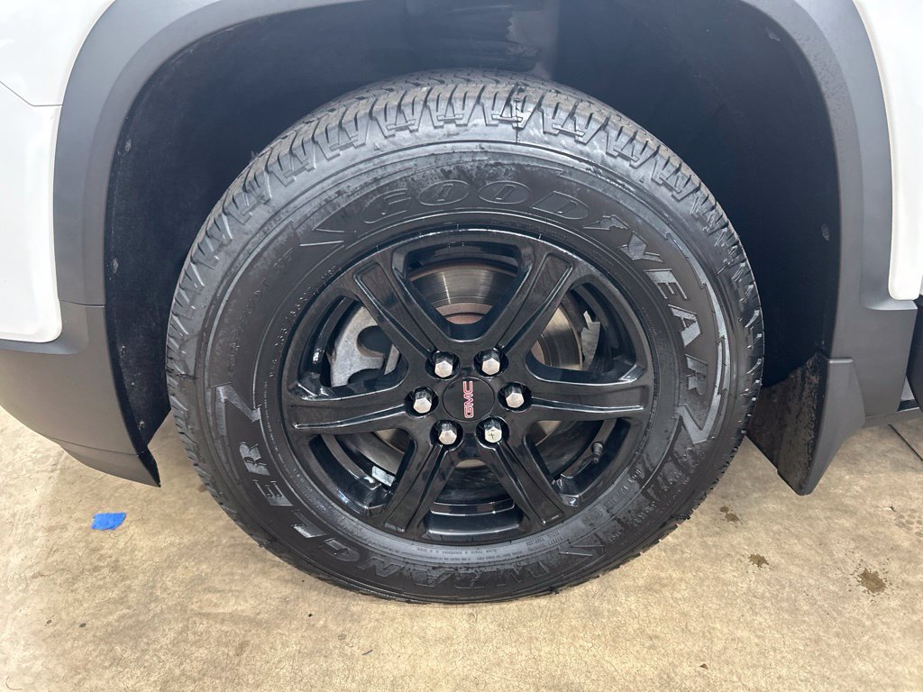 Used 2020 GMC Acadia AT4 w/ GMC Pro Grade Package AWD/4WD image 30
