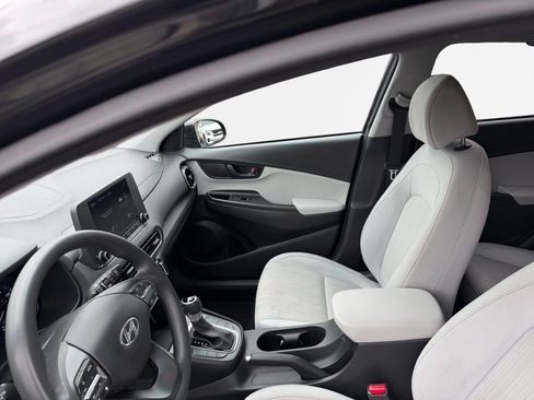 Used 2023 Hyundai Kona SEL w/ Cargo Package image 12